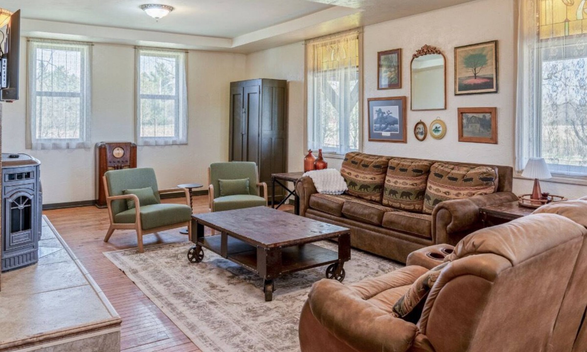 Suring House | 1890: A Historic, Quiet Trailside Retreat in Suring