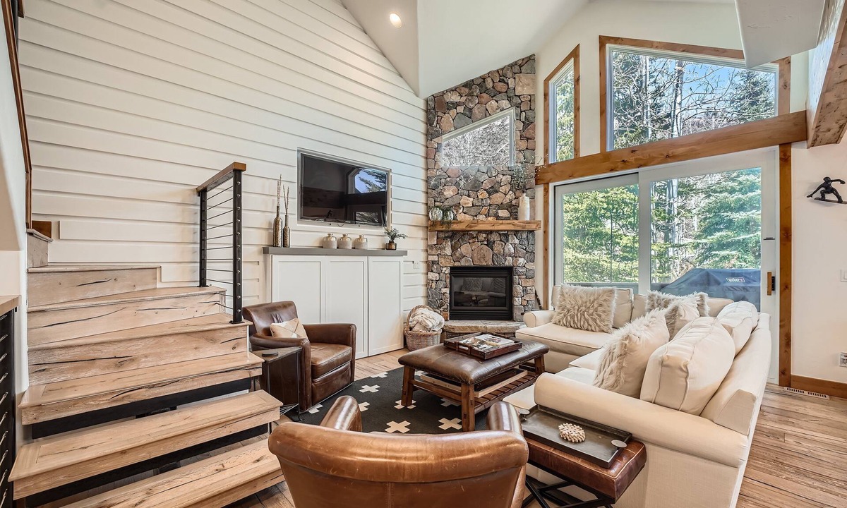 Vail House | 1890 Lions Ridge Loop, #9-West Vail Remodeled Home, Hot Tub, On Bus Route, Close to Vail!