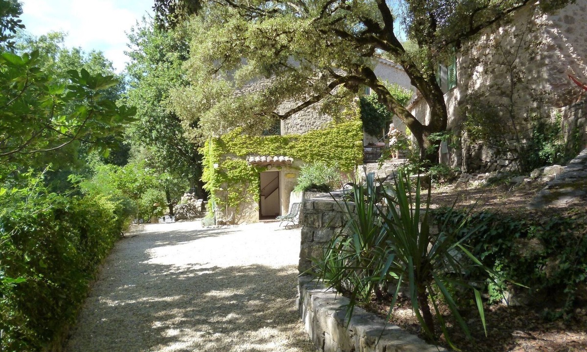 Le Thoronet House | 18th-century Provencal country house on the banks of the Argens river, set in 2 ha of land