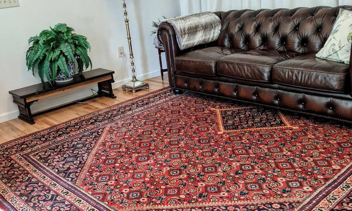 Jim Thorpe Apartment | 1901 Storefront Studio: King Saatva Bed & Retro Charm