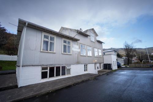 Vik I Myrdal Hostel | 1908 Hostel by Tröll
