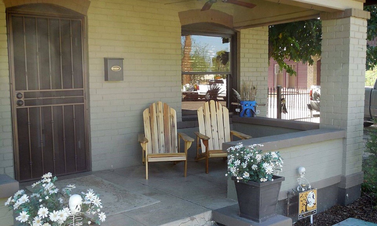 Garfield House | 1927 Restored Downtown Phx Historic Bungalow close to Medical & Sports.