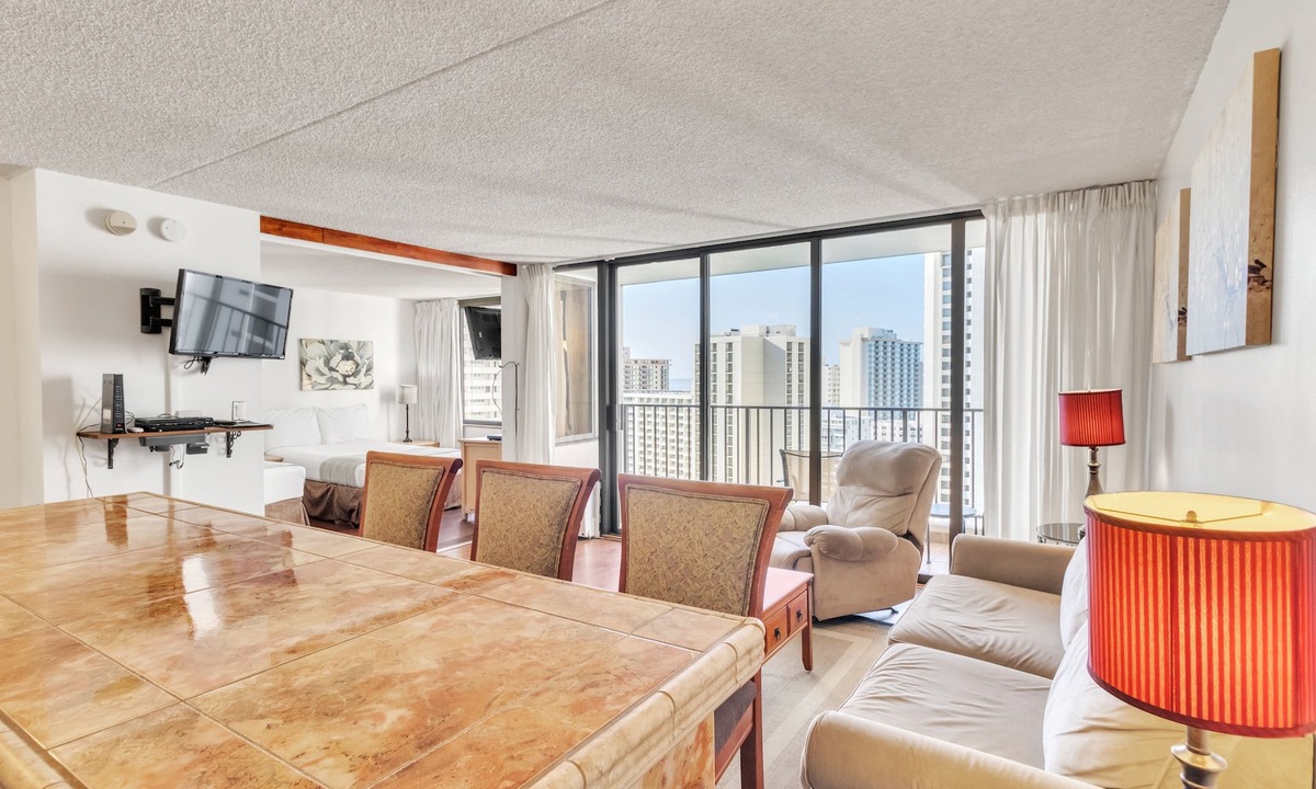 Waikiki Condo | 19th Floor Condo with Lanai & Sea Views - FREE Parking!