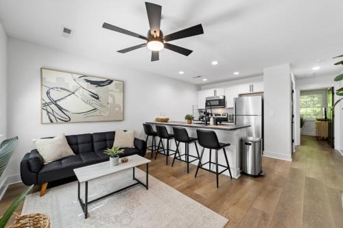 Clarksville Apartment | 1BD Modern Condo - Downtown Walkable to F&M Bank Arena