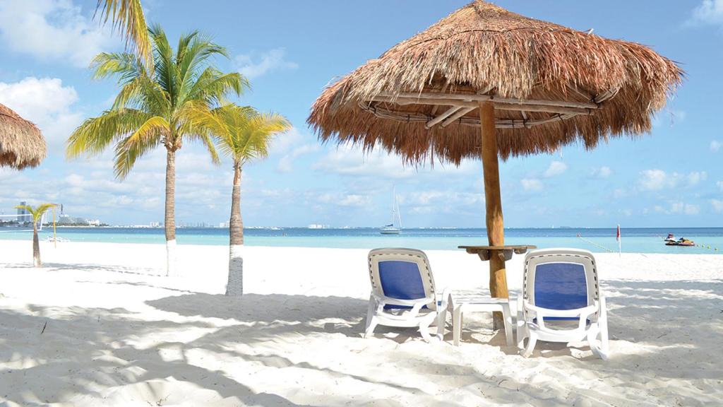 Punta Cancun Apartment | 1BDR Amazing Beachfront Condo in Cancun Hotel Zone