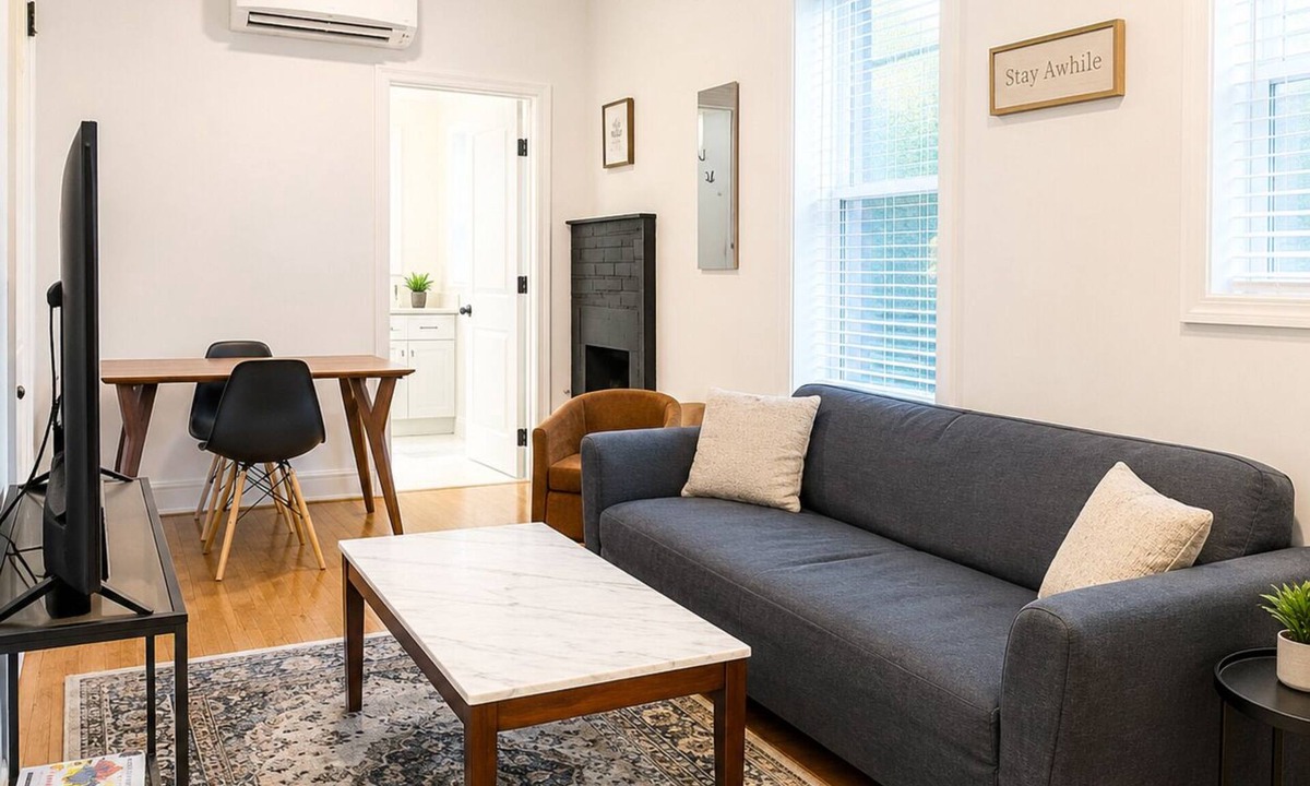 Corn Hill House | 1BED+EquippedKitchen+HighFalls+TV+DT Wi-fi.