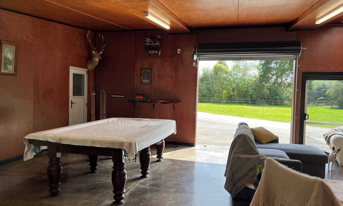 Whakatane District Cottage | 1bedroom/bathroom open shed space close to beach’s , great fishing area ,