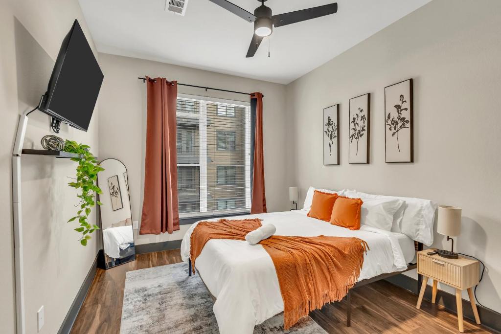 North Burnet Apartment | 1BR Alongside Q2 and Domain With Pool, Gym and Free Parking