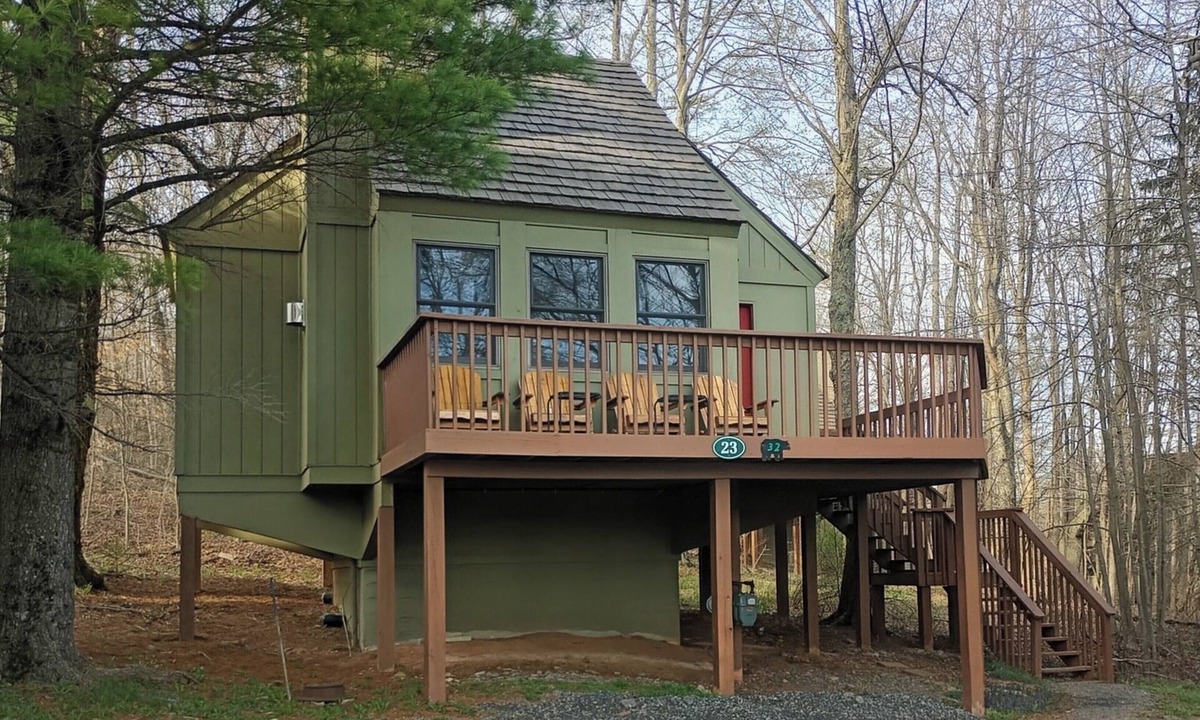 Davis House | 1BR Cabin W/Loft For 2 Great Views Over Resort