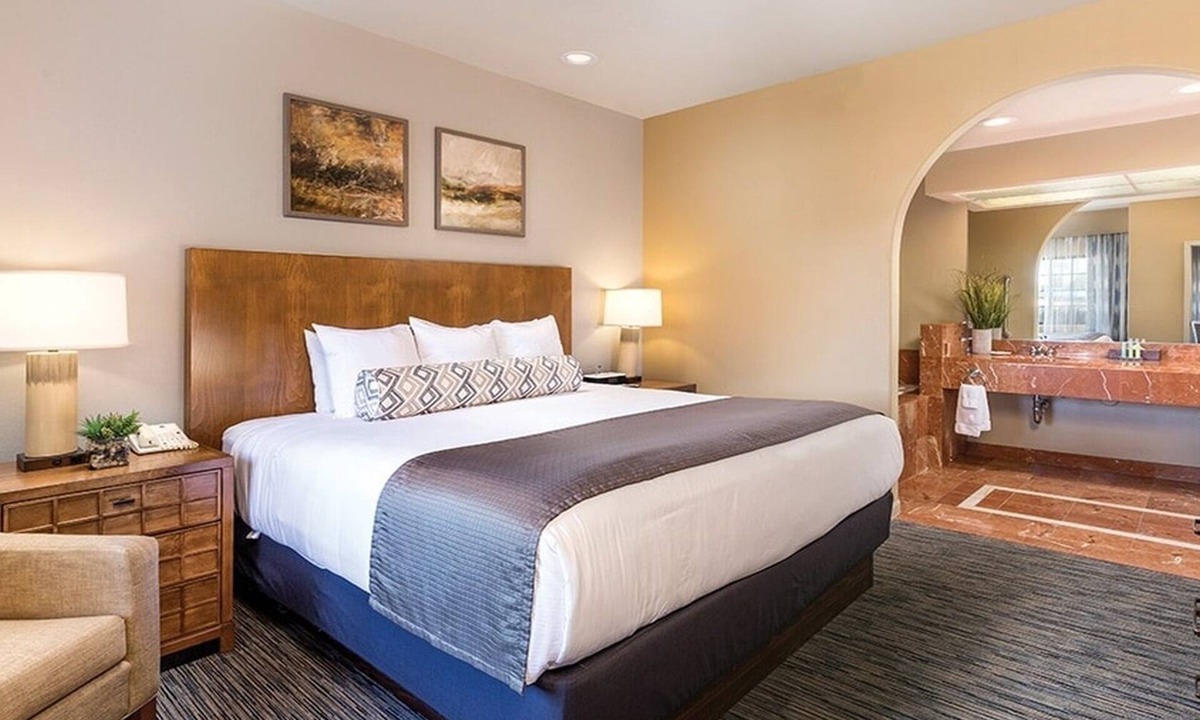 South Mountain Apartment | 1br Championship Golf & Stunning Pools!