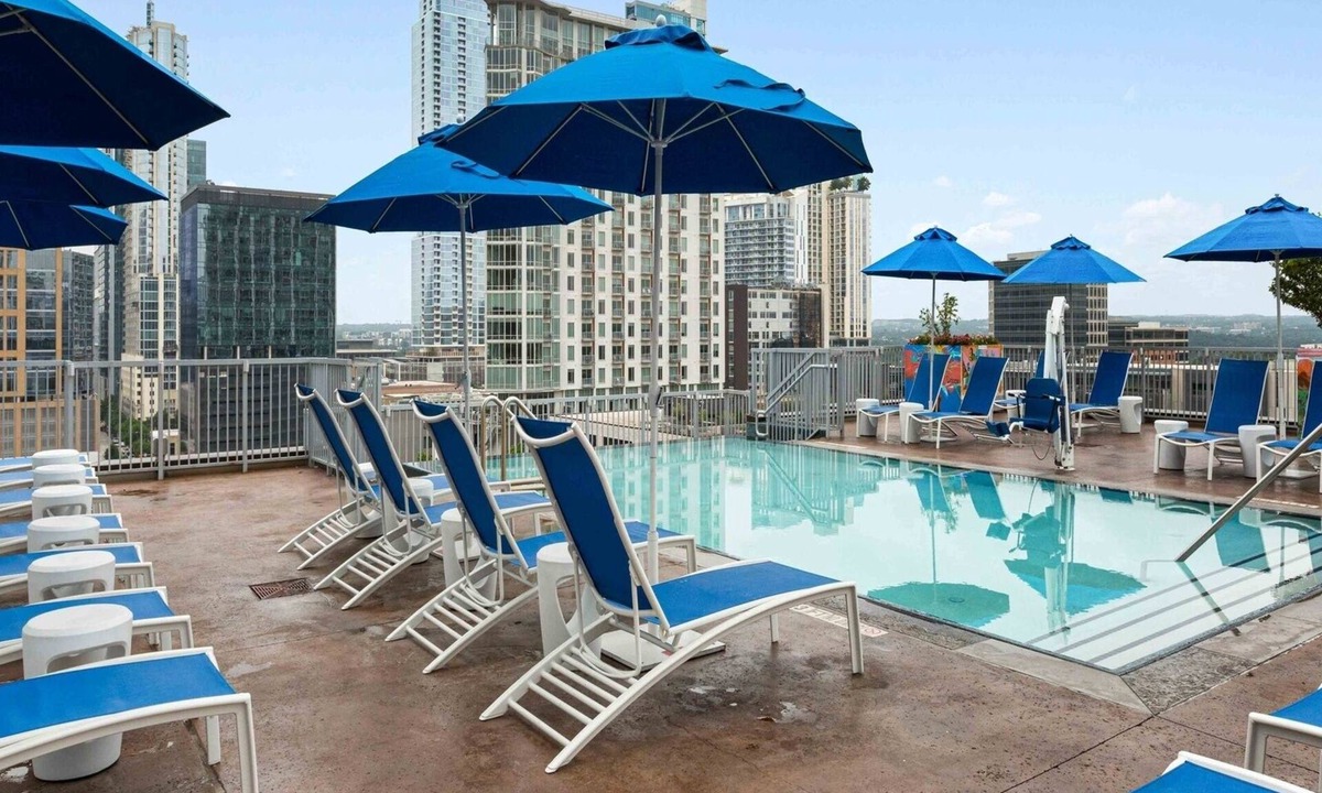 Civic District Condo | 1br Deluxe Unit Rooftop Pool Austin Skyline Views!