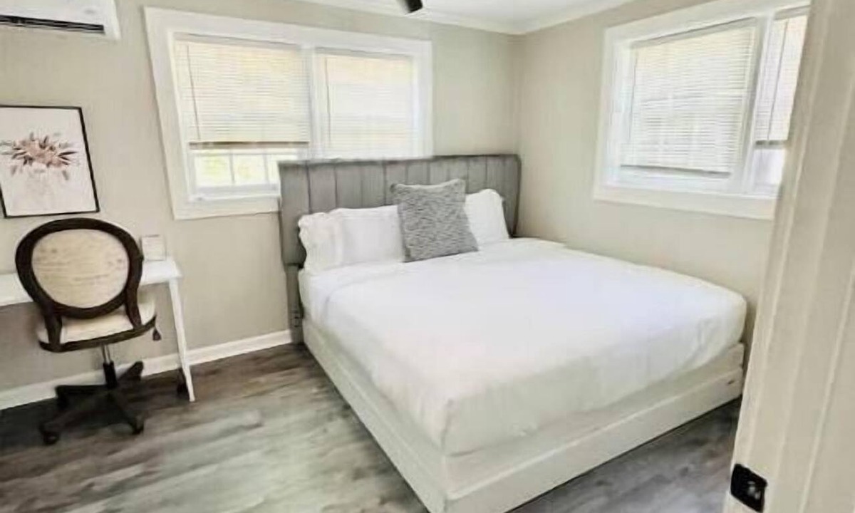 Sans Souci Apartment | 1BR Near DT and Cherrydale Shopping Plaza