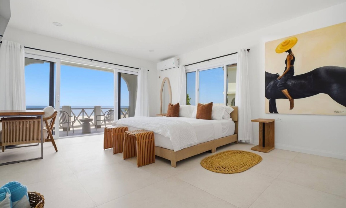 West End Condo | 1BR Oceanfront King Suite w/Kitchenette -The Syd