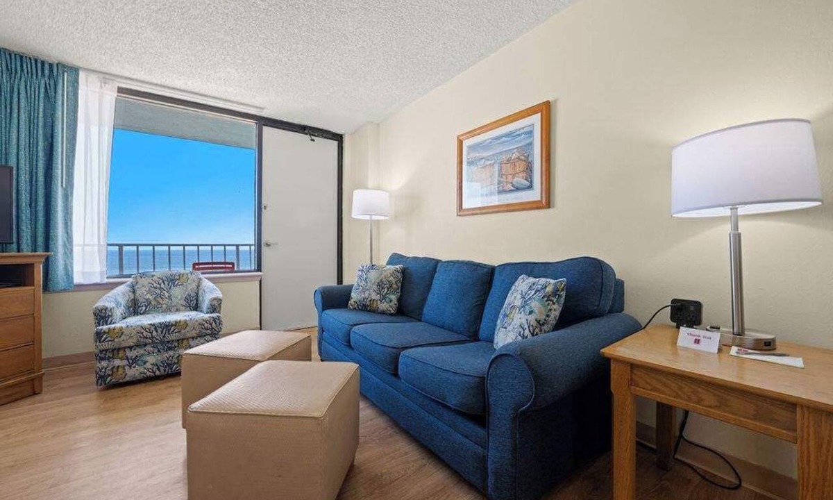 Northeast Virginia Beach Condo | 1BR Oceanfront Views with Heated Indoor Pool