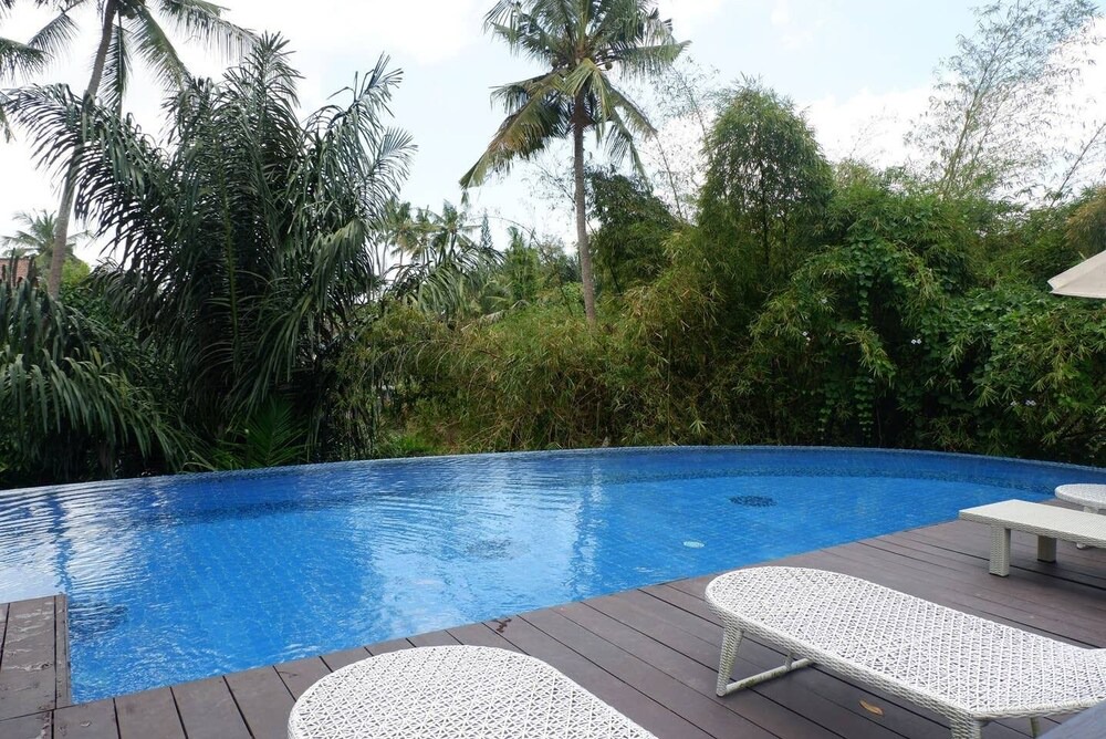 Kutuh Kaja Villa | 1BR Studio Room w/ Jungle View in Ubud Center (6)