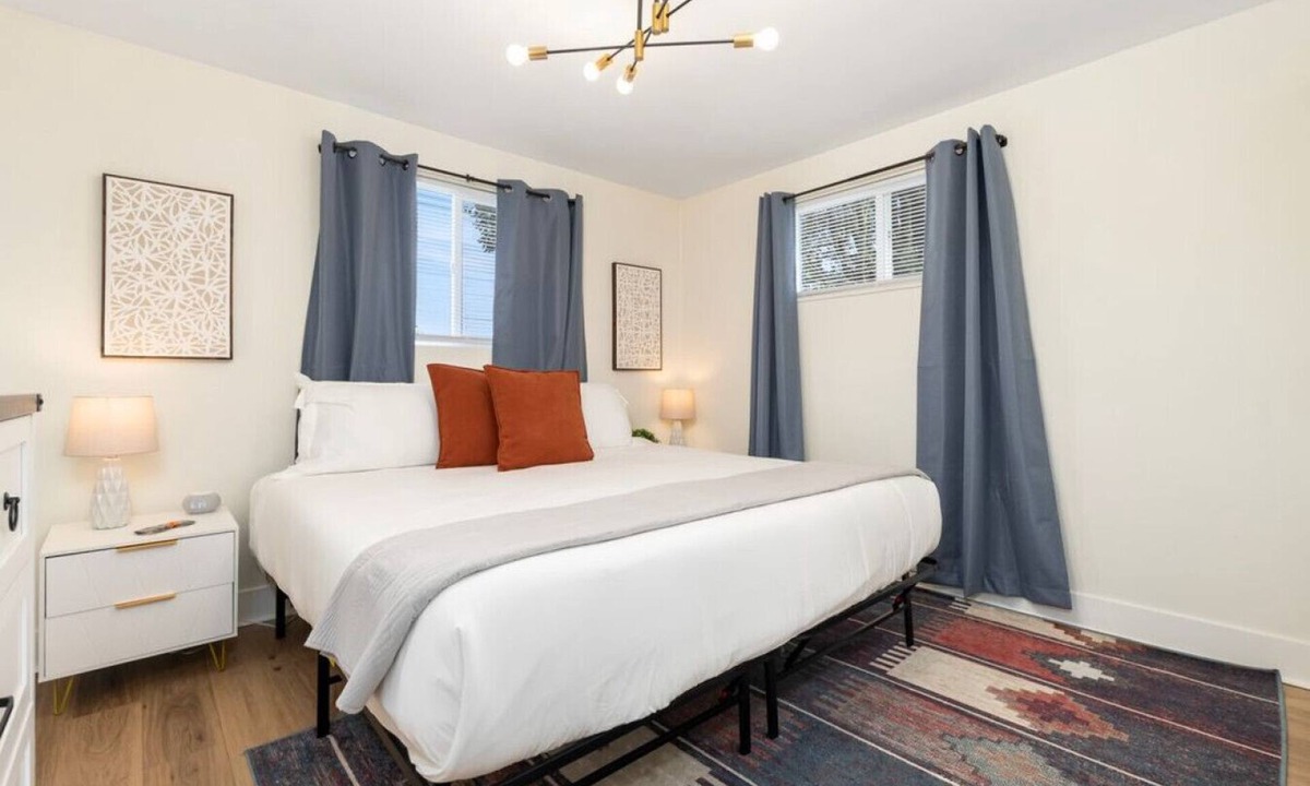 Downtown Columbus Apartment | 1BR Unit for an easy comfy stay
