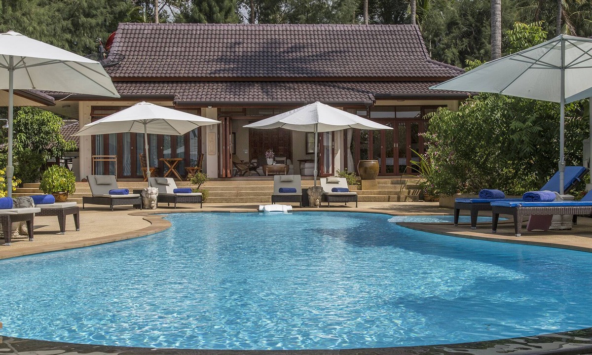 Na Mueang Villa | 1BRM Beachfront Villa with pool & garden