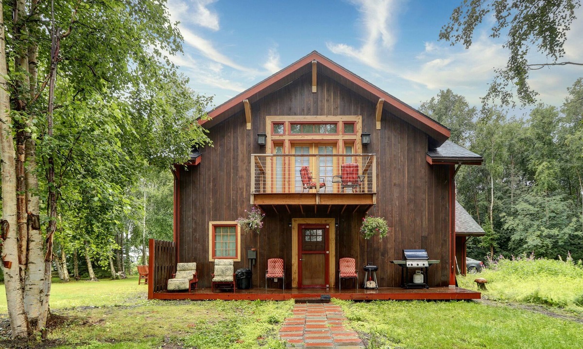 Wasilla Apartment | 1st Floor Private Master Suite. BIGGER than a tiny home