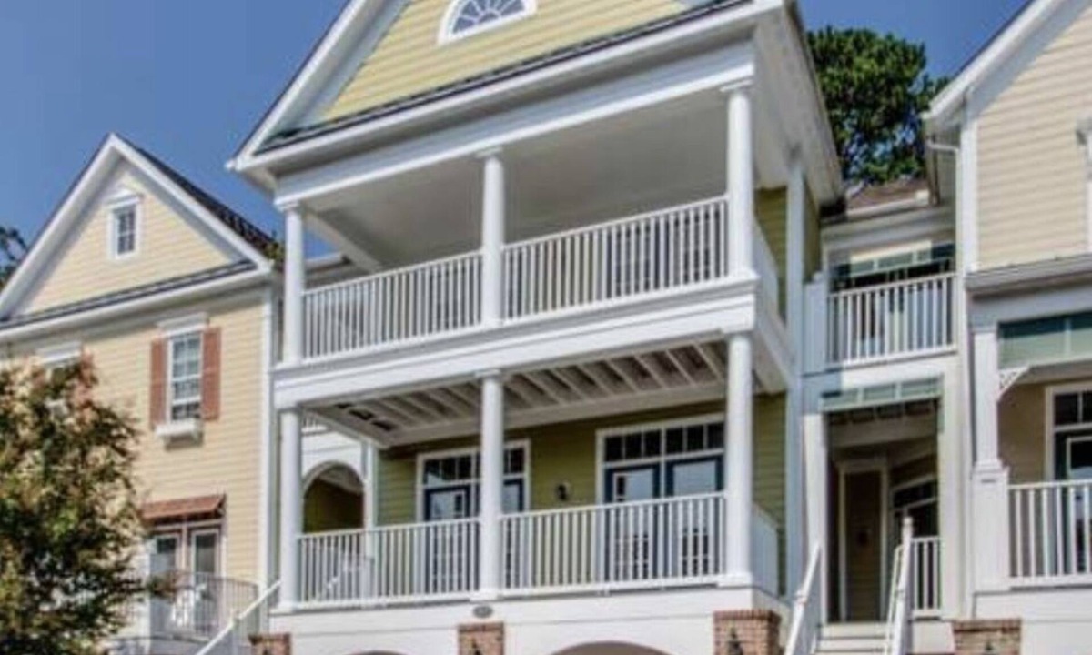 Long Neck House | 1st floor suite, EV car charger, 6 patios&porches at 5 star Peninsula resort!