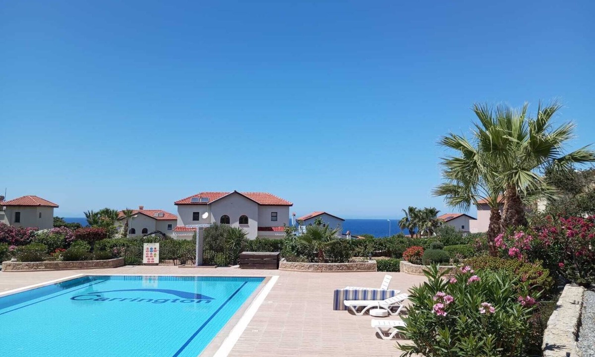 Bahceli Villa | 2+1 Eckvilla Direkt am Meer im Bahceli auf Nordzypern