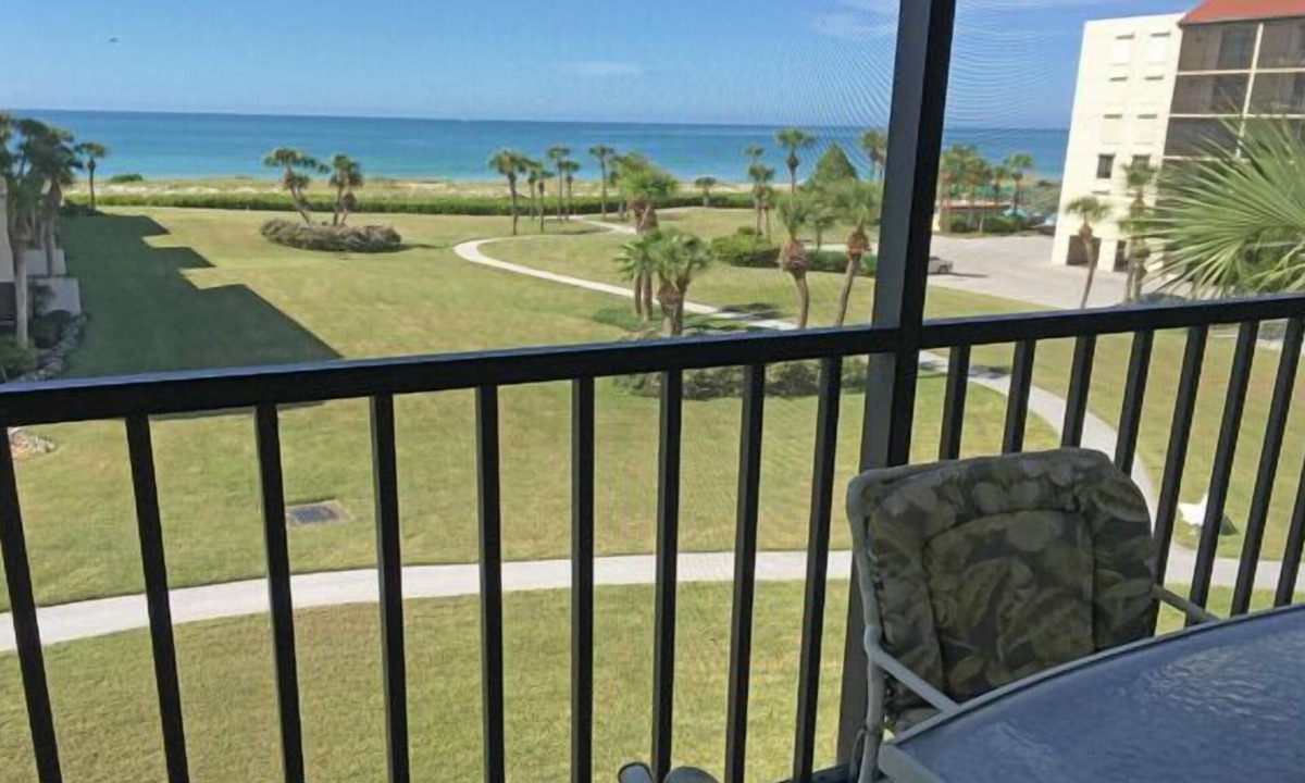 Longboat Key Condo | 2/2 Condo, Beach/Pools/Fitness/Tennis