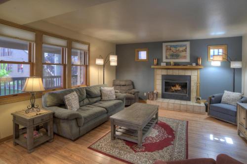 Durango House | 2 2 Ferringway 13