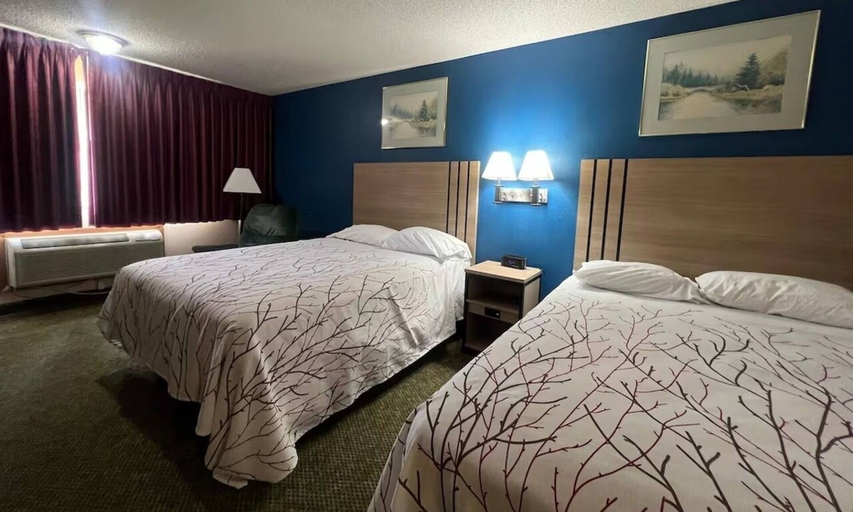 Marysville Hotel | 2 Accommodations Good for Group Stays in Marysville | Free Parking