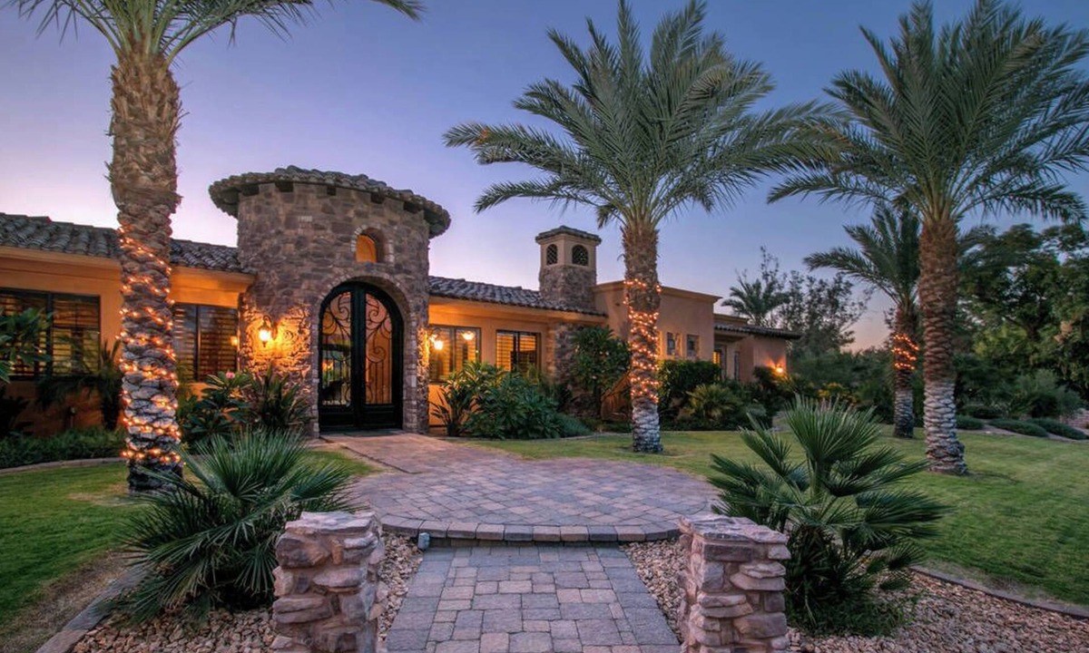 Bermuda Dunes House | 2 Acre 10,000sqft+ Estate Pool, Tennis, Golf, Pickleball, Yoga & EVENTS-DEALS!
