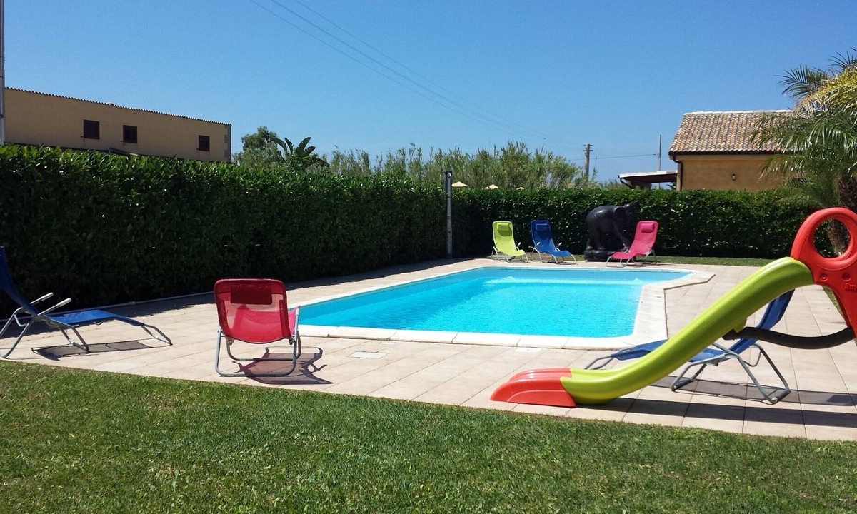 Piana Calzata Villa | 2 adjacent villas, 6 bedrooms, 4 Baths, Wi-Fi, Air cond., Pool, Garden, near Sea