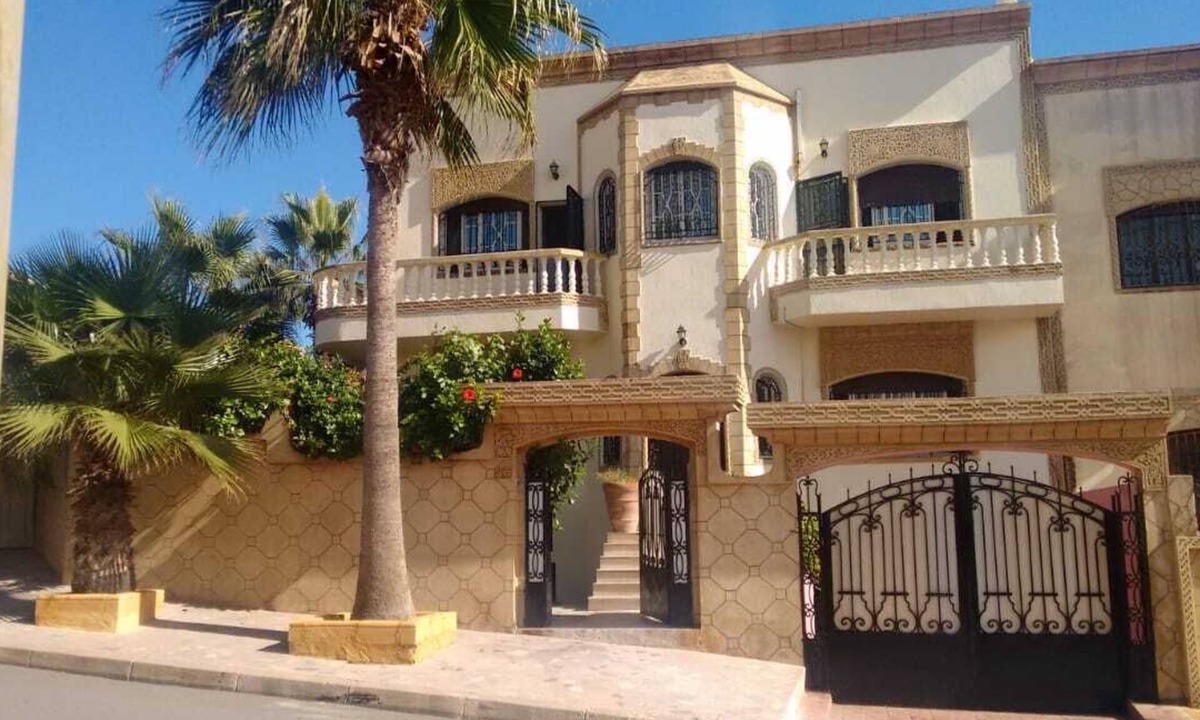 Hay Chemaaou Apartment | 2 airco’d Bedroom Ground Floor Condo Along The Coast In Villa Yasmine