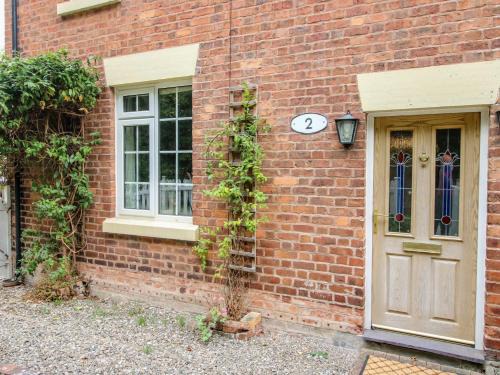Chirk Bank House | 2 Aqueduct Cottages