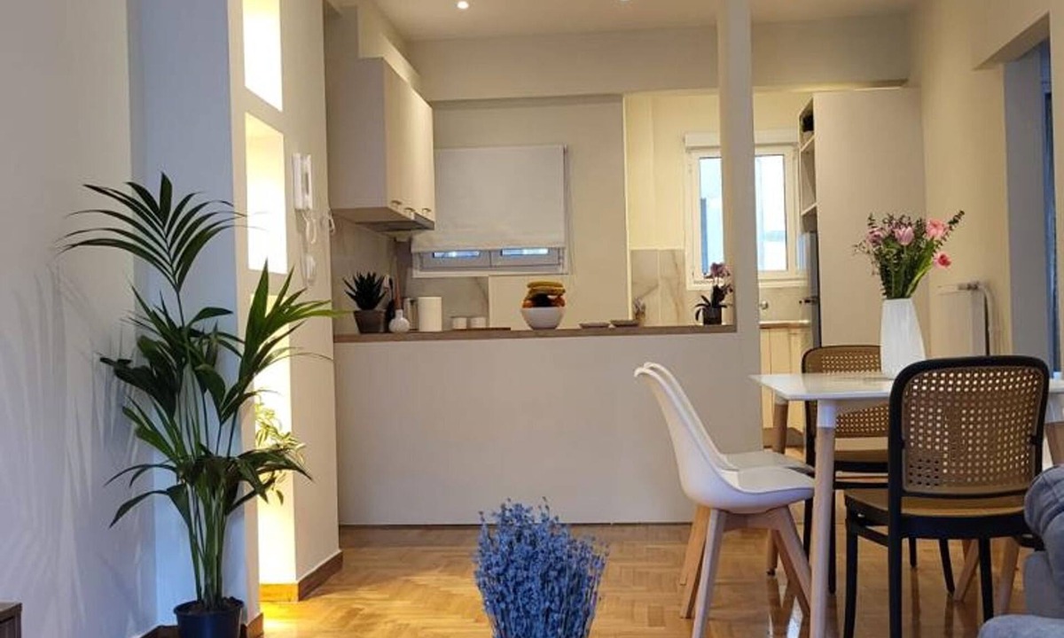 Makrigianni Apartment | 2 bd Renovated Flat at Acropolis