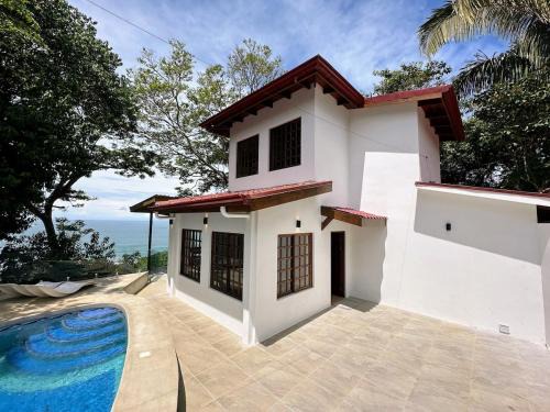 Manuel Antonio House | 2 BD Villa with Sweeping Views of Manuel Antonio