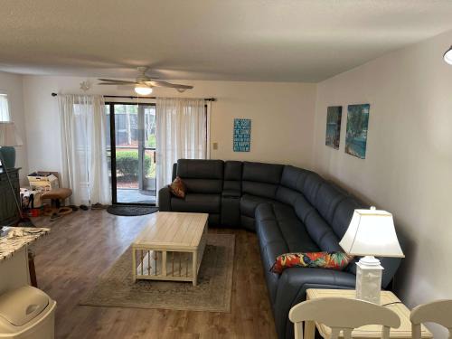 Surfside Beach House | 2 Bed 2 Bath Ground Level Golf Colony 33I Only 2 Miles To The Beach