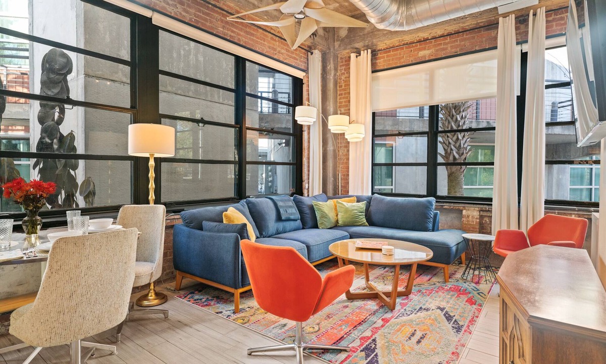 Old West Broad Neighborhood Condo | 2 Bed/2 Bath Mid-Century Modern Condo Loft, Historic Savannah. Walk everywhere!
