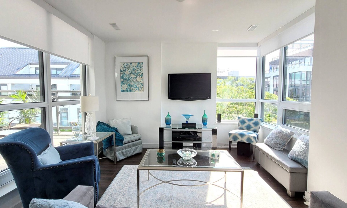 Innisfil House | 2 Bed 3 Bath Townhome at Friday Harbour Resort Boardwalk