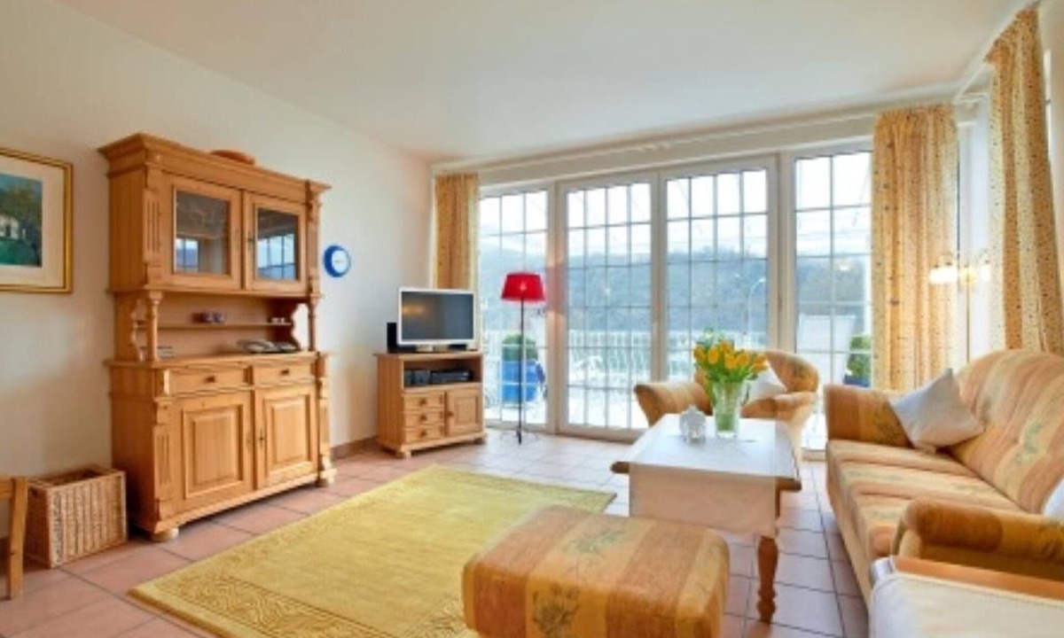 Neef Apartment | 2-bed apartment, sunflower - Scheid, Edith