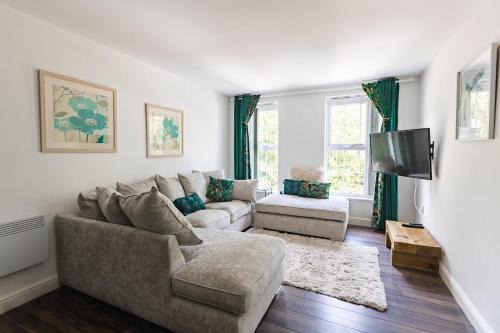 Hull Apartment | 2 Bed Apartment West Hull Secure Parking suit Work or Leisure