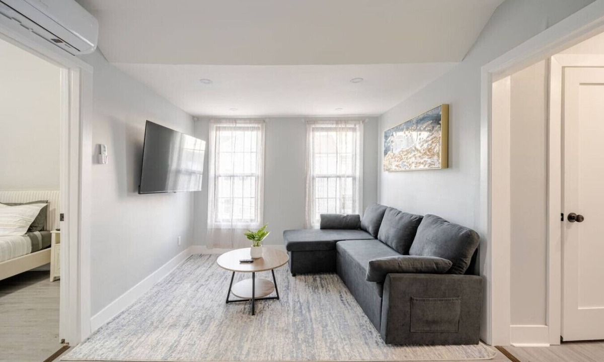 Black Rock Historic District Apartment | 2 Bed Apt in BlackRock by beach