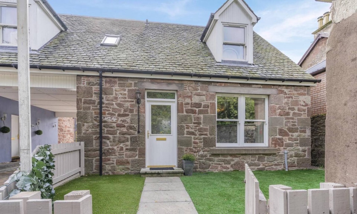 Alyth Cottage | 2 Bed in Alyth (oc-a33060)
