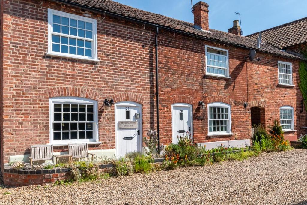 Beccles House | 2 Bed in Beccles oc-puddin
