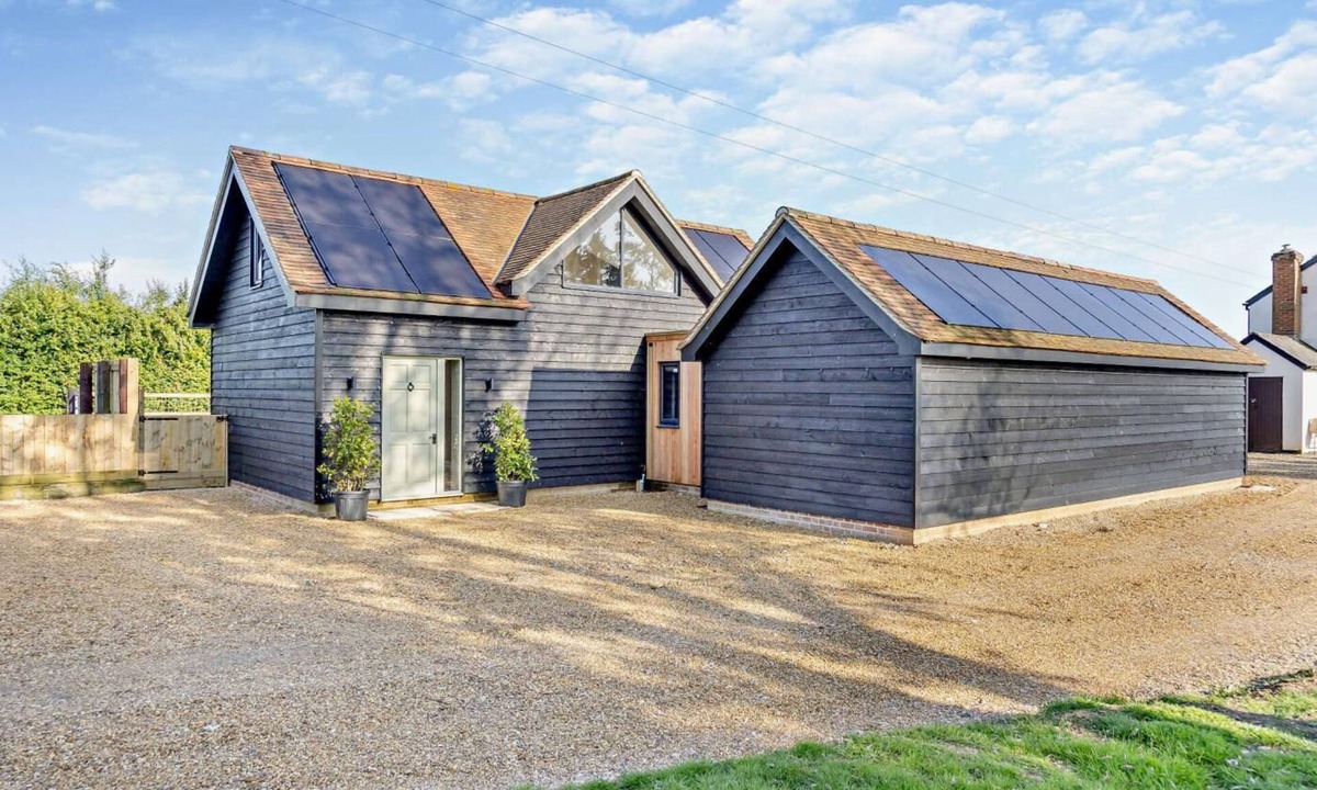 Messing Cottage | 2 Bed in Feering (oc-p29293)