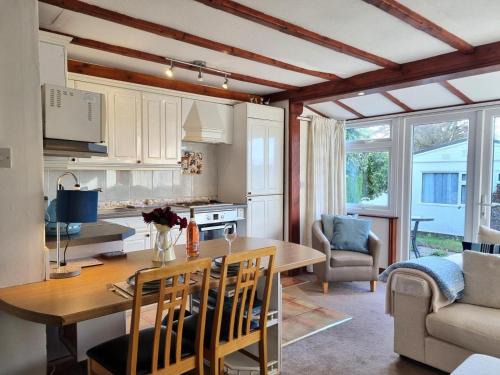 Galmpton House | 2 Bed in Galmpton oc-bx008