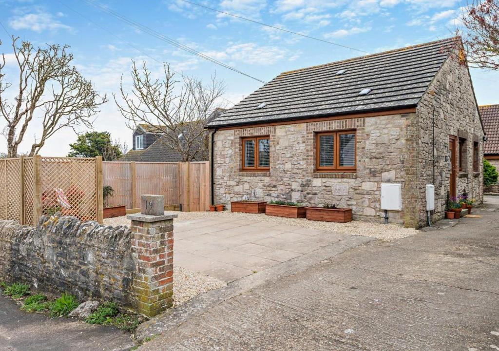 Southwell House | 2 Bed in Portland oc-94598