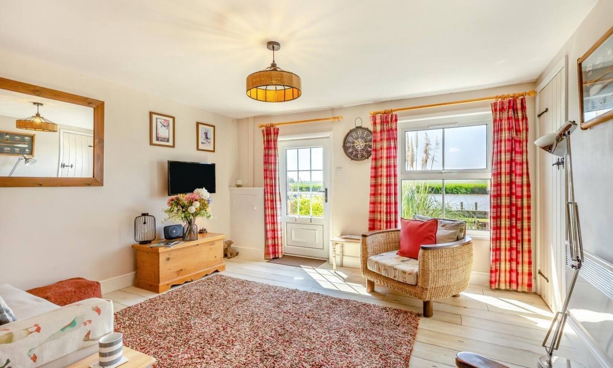 Reedham Cottage | 2 Bed in Reedham (oc-q29527)