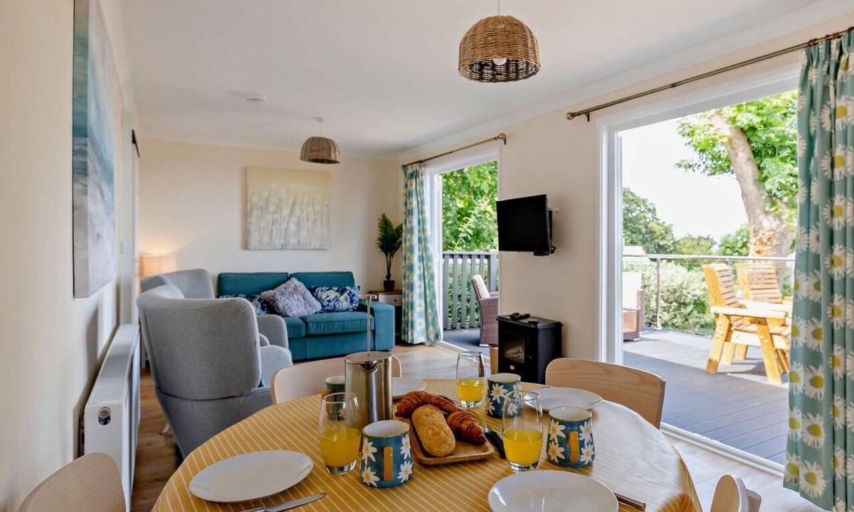 Fiddington Ski Chalet | 2 Bed in Taunton (oc-96234)