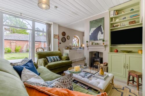 Tunstead House | 2 Bed in Tunstead oc-o32203
