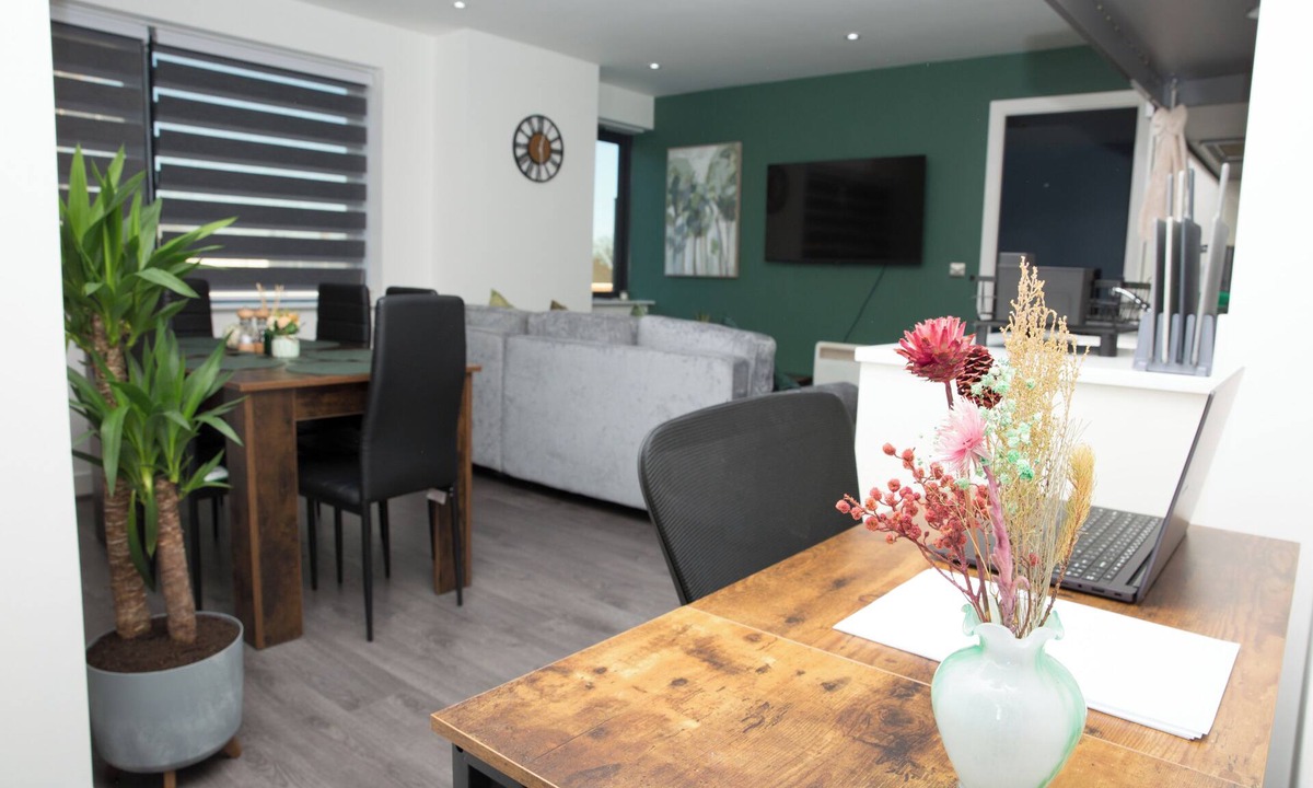 Erdington Apartment | 2 Bed Luxury Modern Apartment/Close To Birmingham Central/Free On Road Parking
