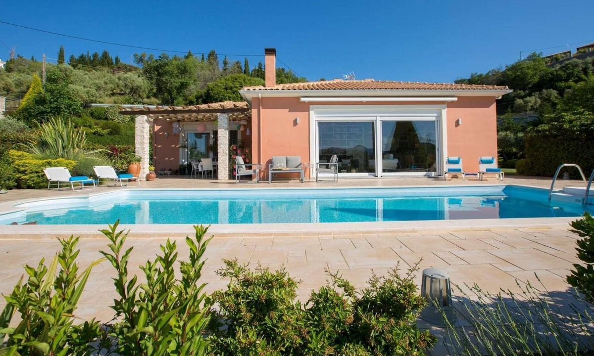 Lazarata Villa | 2 bed single storey villa with pool.