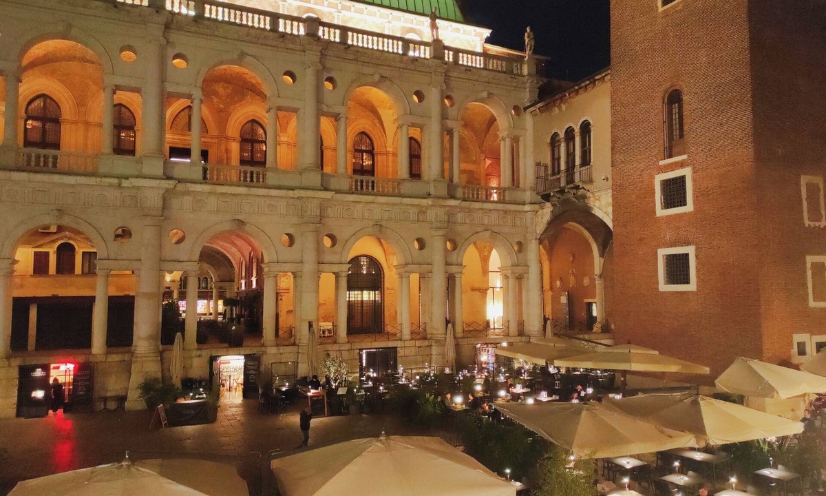 Vicenza Apartment | 2 Bedr - Front Basilica View with Terrace